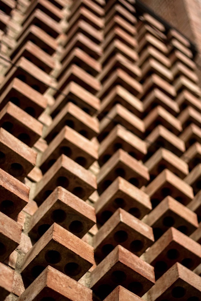 砖墙幕布 · 小空间大创意的办公室设计-24