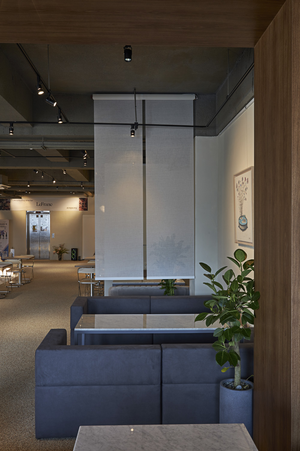 现代高级风 240 平咖啡厅设计-20