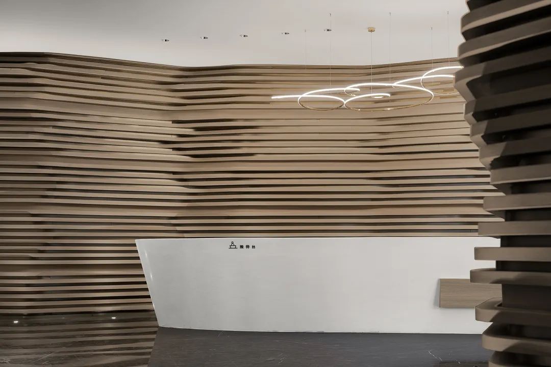 重庆融创文旅城曲水风和销售中心——山城江城，看山听雨-24