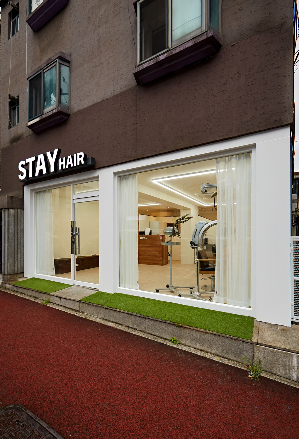 白色与木纹的极简美容室设计-18