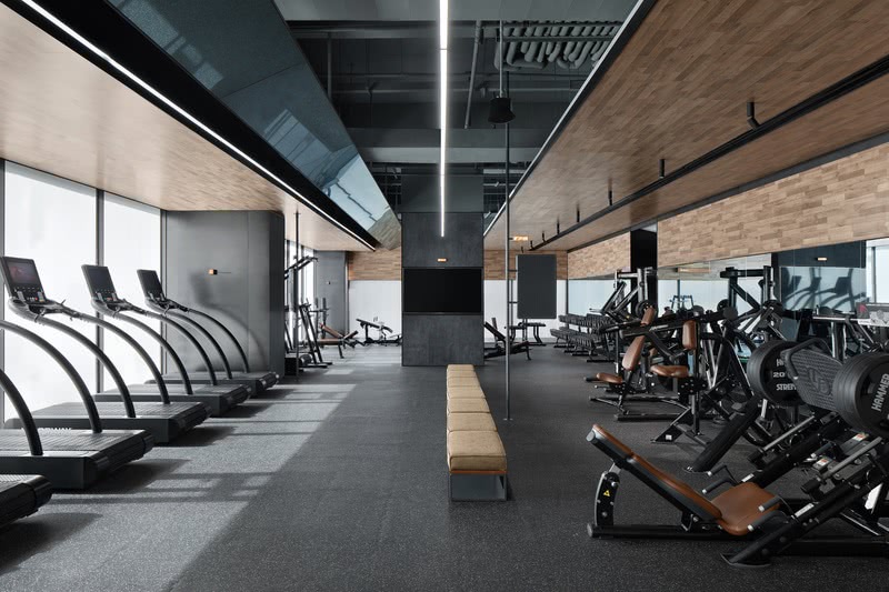 自由者健身旗舰店，现代风格与自然元素完美融合-19