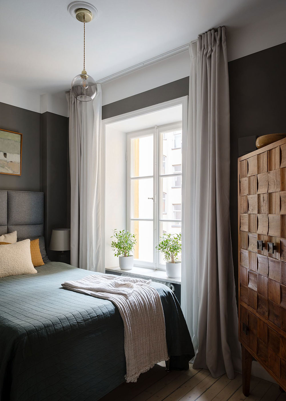 斯德哥尔摩小公寓的时尚灰色蓝色墙面设计-5