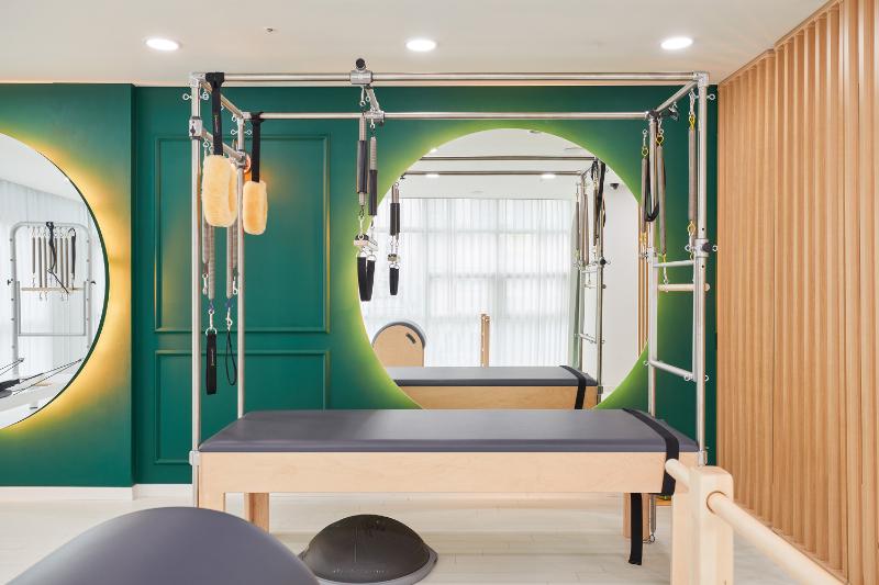 15 坪极简风办公空间设计，点睛之笔的室内配色-7