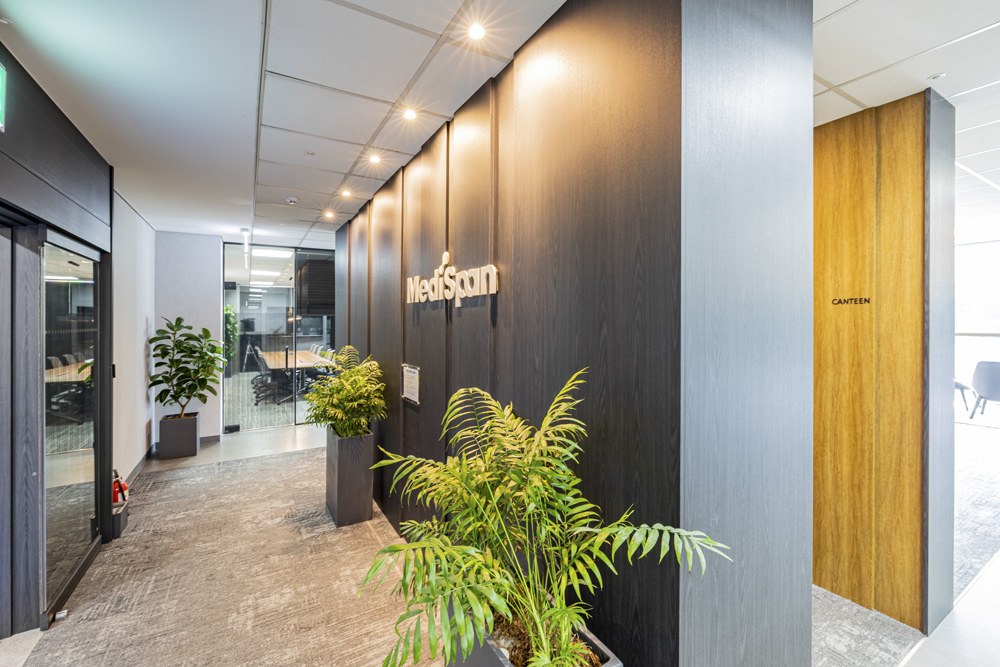 现代简约共享办公空间设计-3