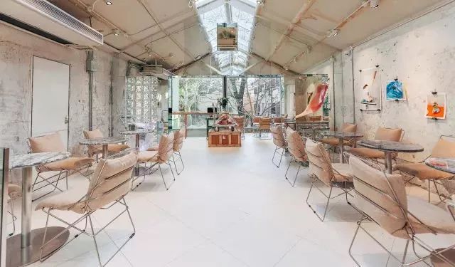 PARAS Coffee | 工业风中的美学空间-6