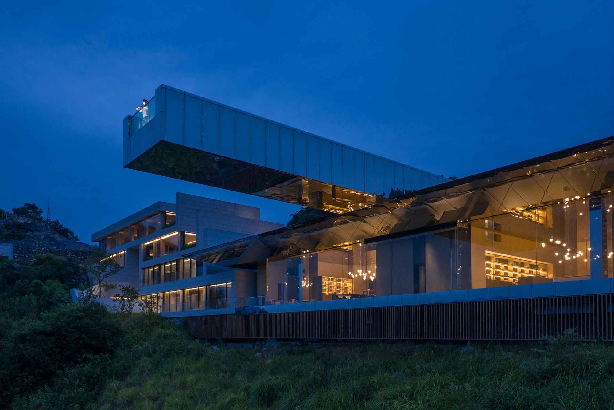 郎酒庄园敬天台悬崖酒文化接待体验中心丨中国四川丨理想建筑设计事务所-2