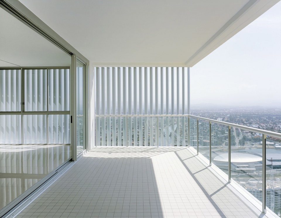 澳大利亚宽滩大楼 · 双塔悬臂式结构与自然共生-24