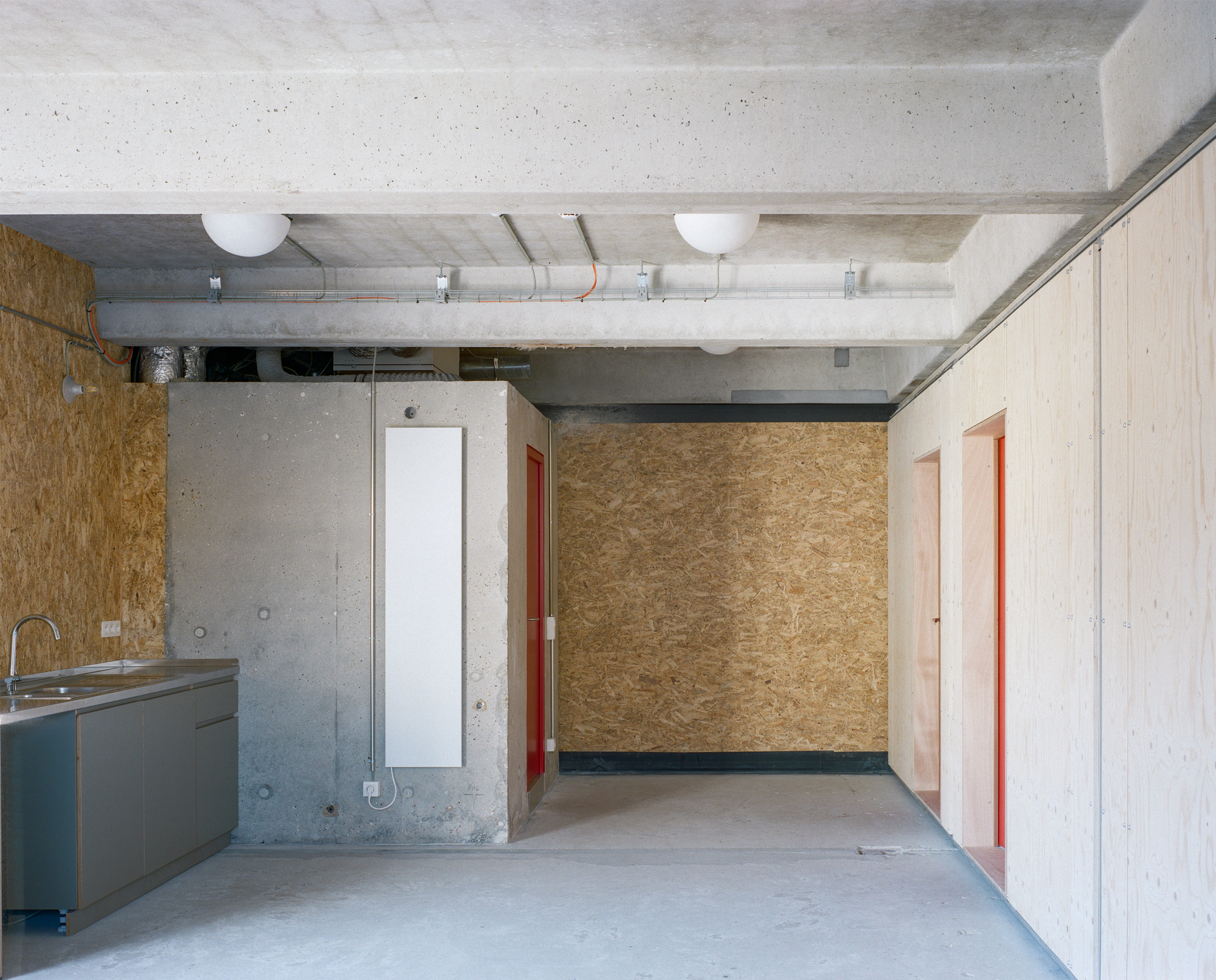 虚拟 DOS 机（WVDM）活实验室

注：WVDM 是 Windows Virtual DOS Machine 的缩写，常见释义为Windows 虚拟 DOS 机 ，这里根据习惯稍作译文精简Living Lab通常译为活实验室 ，是一种创新的研究方法和实践模式 丨比利时丨MAKER architecten-25