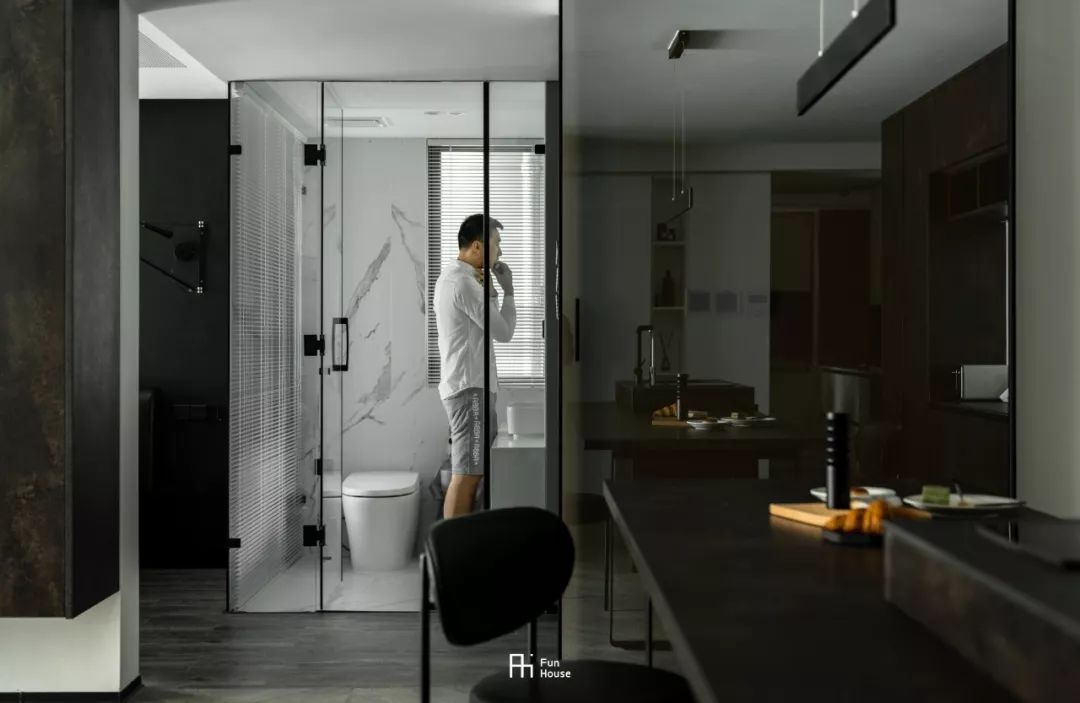 暗色方室 | FunHouse 设计融入宇宙元素-41