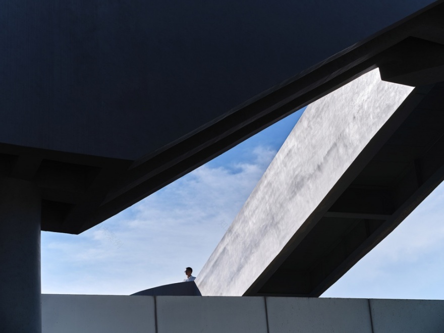 桂湖美术馆 | 云梯破局,再造艺术空间-24