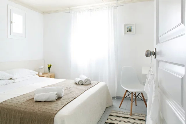 豪华别墅 现代风格希腊爱琴海边最纯粹的度假小屋-17