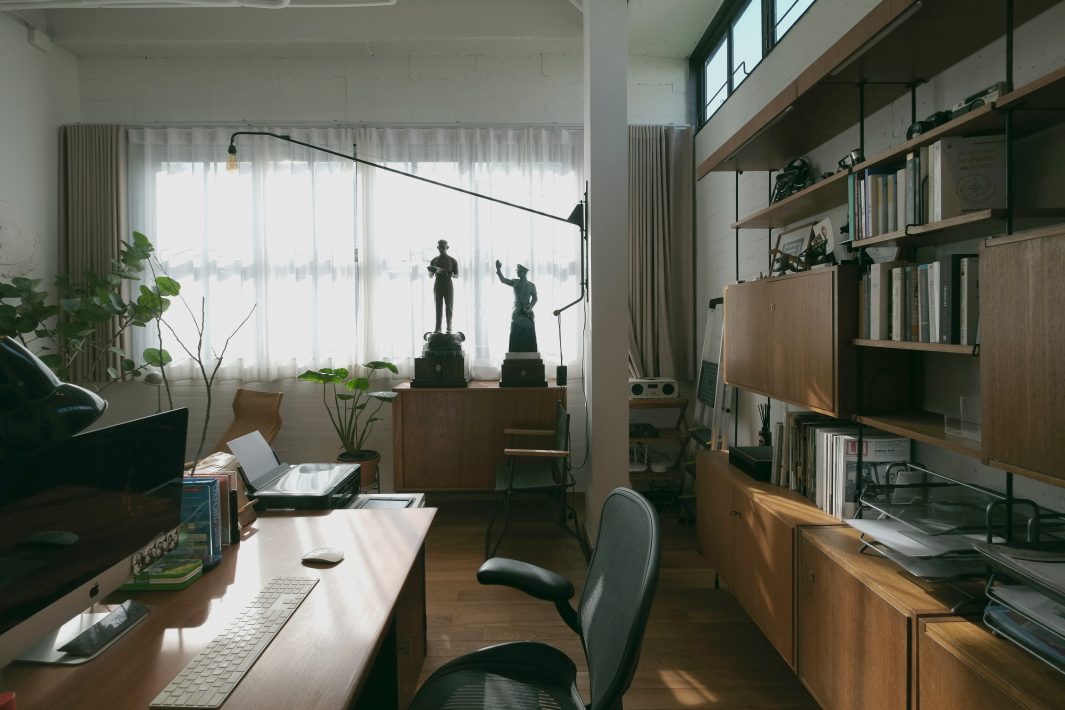 รีโนเวตทาวน์เฮ้าส์ อายุ 10 ปีให้อุ่นละมุนปนดิบเท่สไตล์อินดัสเทรียล-10