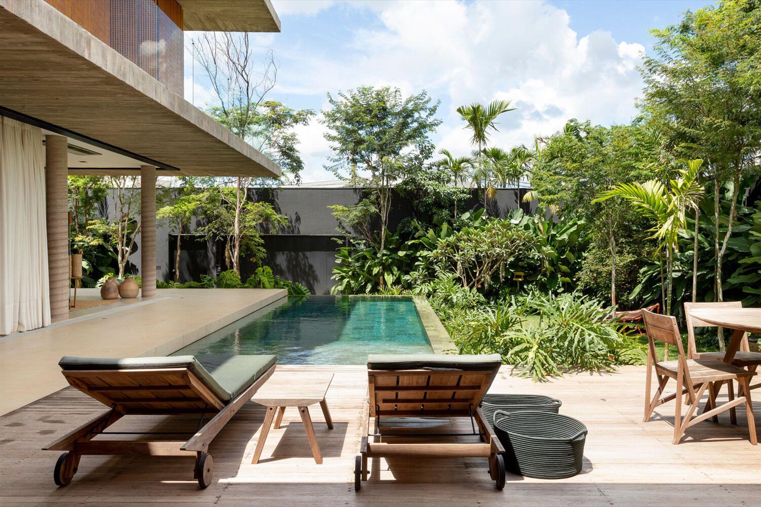 巴西圣保罗 Casa Veraneio 住宅 | 木质百叶窗打造私密舒适空间-9