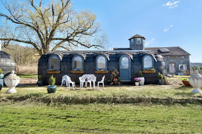 纽约上州“霍比特小屋” | 英式田园与复古 Airstream 的完美融合-9