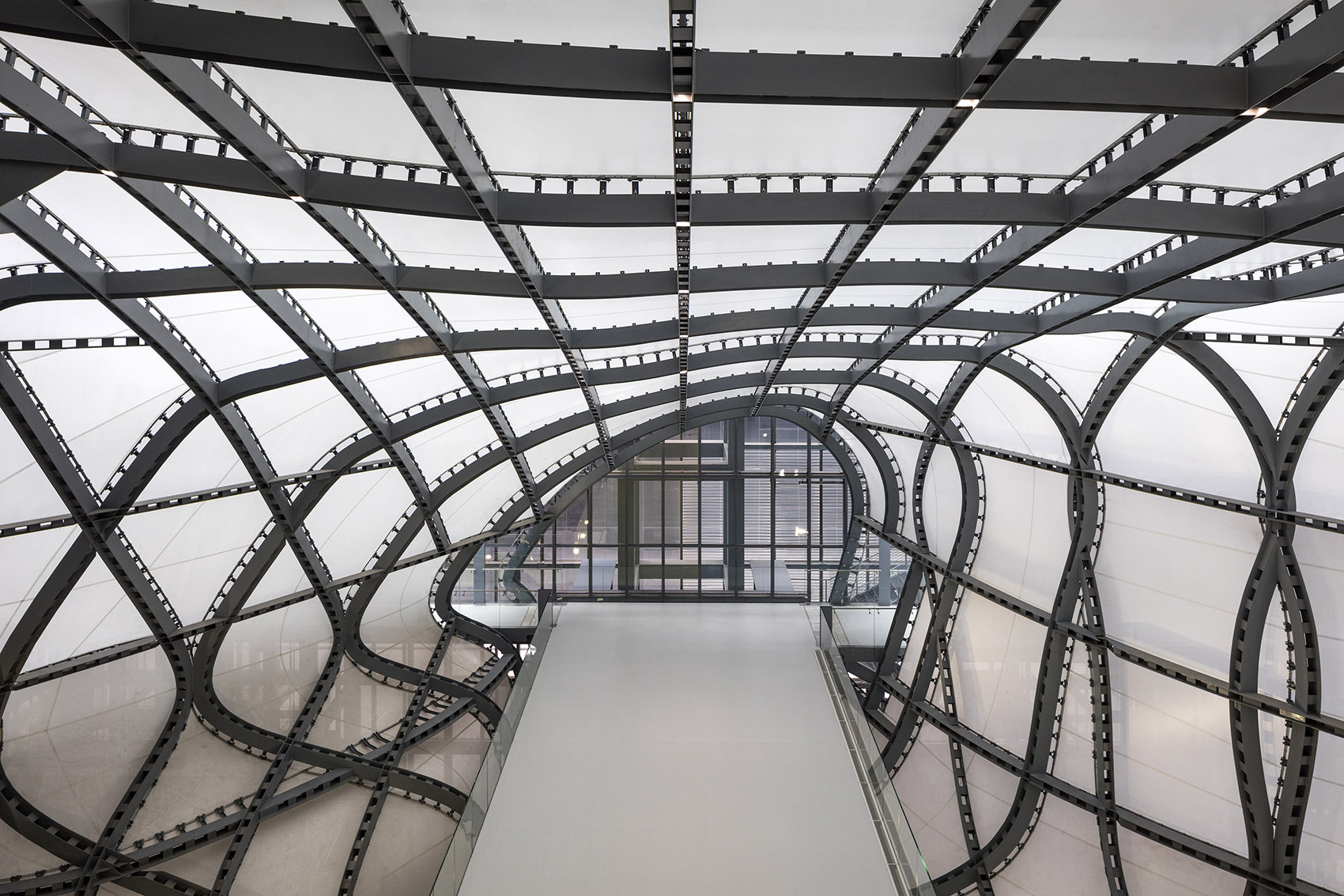 新罗马EUR会议中心和酒店 & “云” / FUKSAS-119