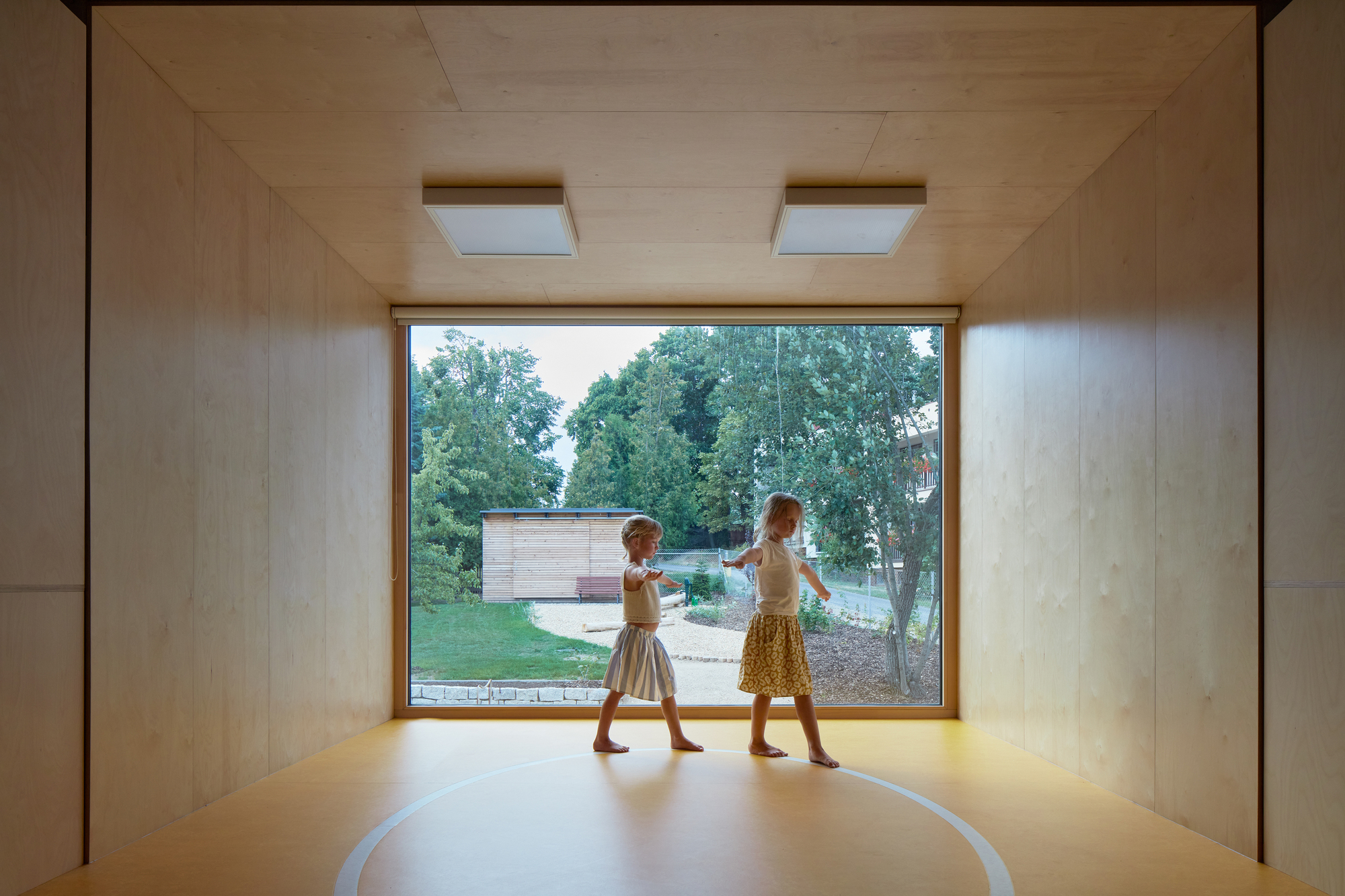 Montessori Kindergarten Jablonec nad Nisou / Mjölk architekti + Projektovy atelier David-34