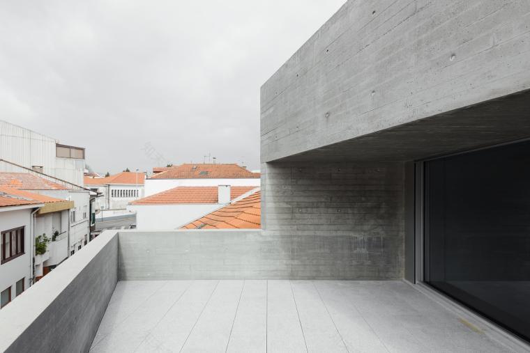 葡萄牙马拉夸街混凝土住宅丨Base arquitetura-14