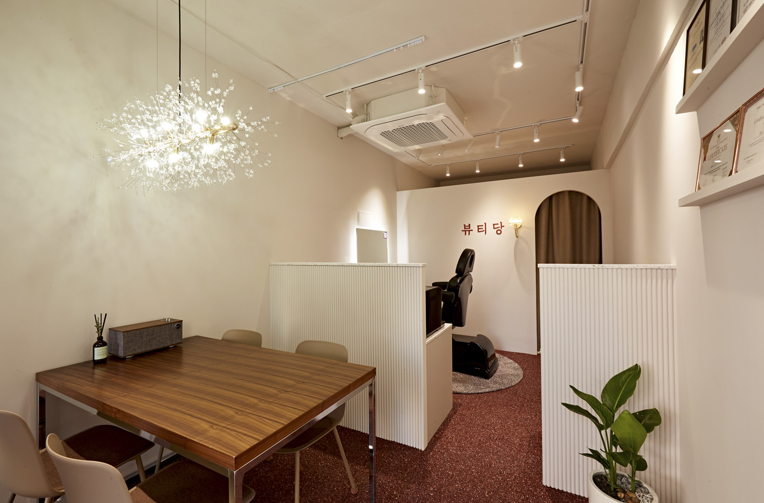 10 坪美丽小店，打造温馨咖啡馆氛围-4