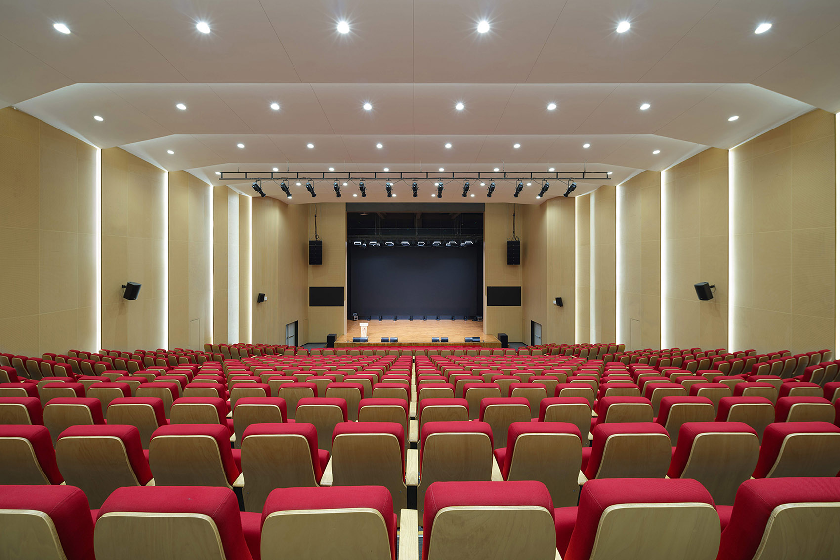 深圳市龙华区外国语学校福城校区丨中国深圳丨深圳大学建筑设计研究院有限公司“钟中 + 钟波涛”工作室-37