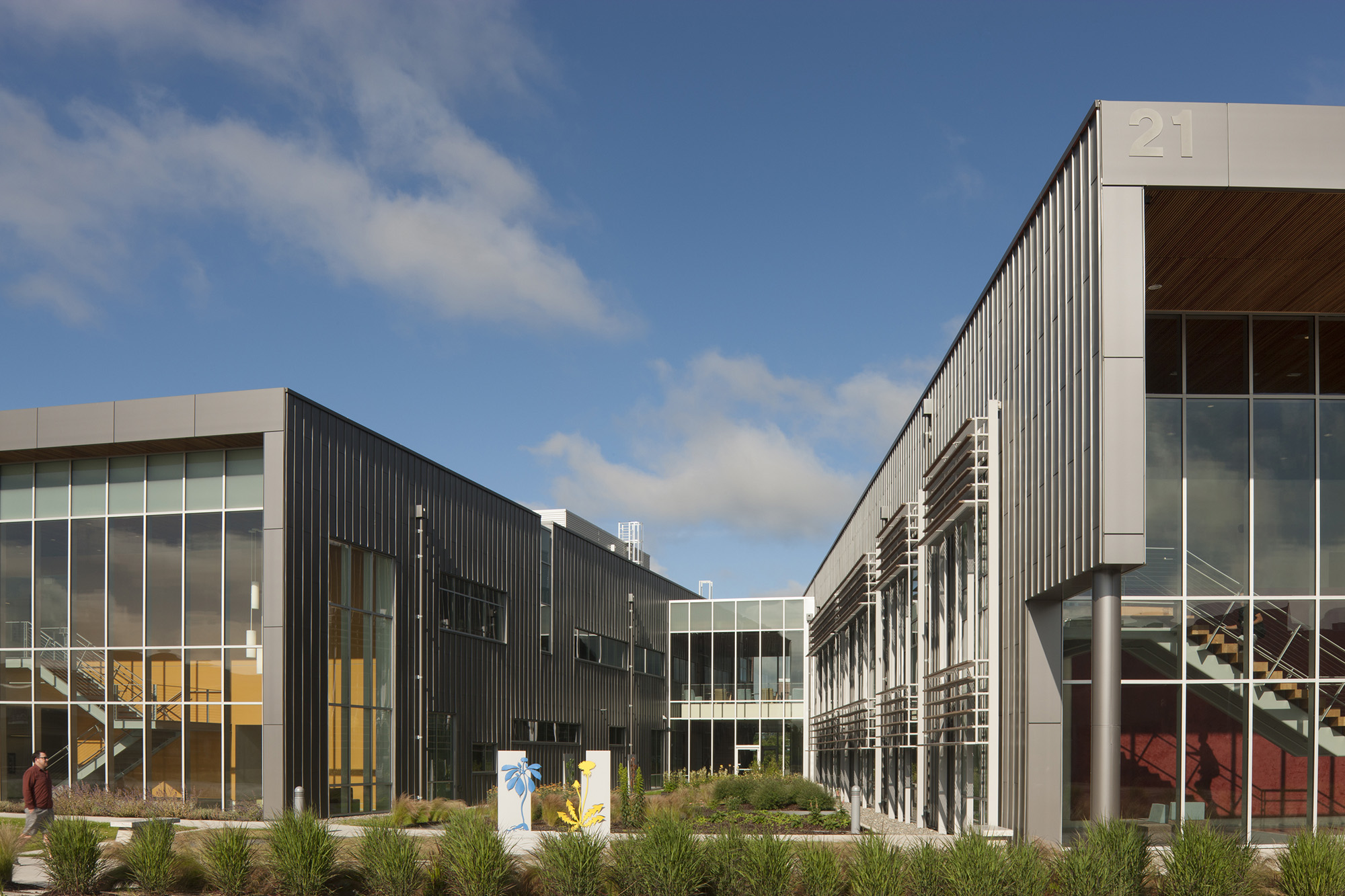 绿色环保的健康科学大楼-6