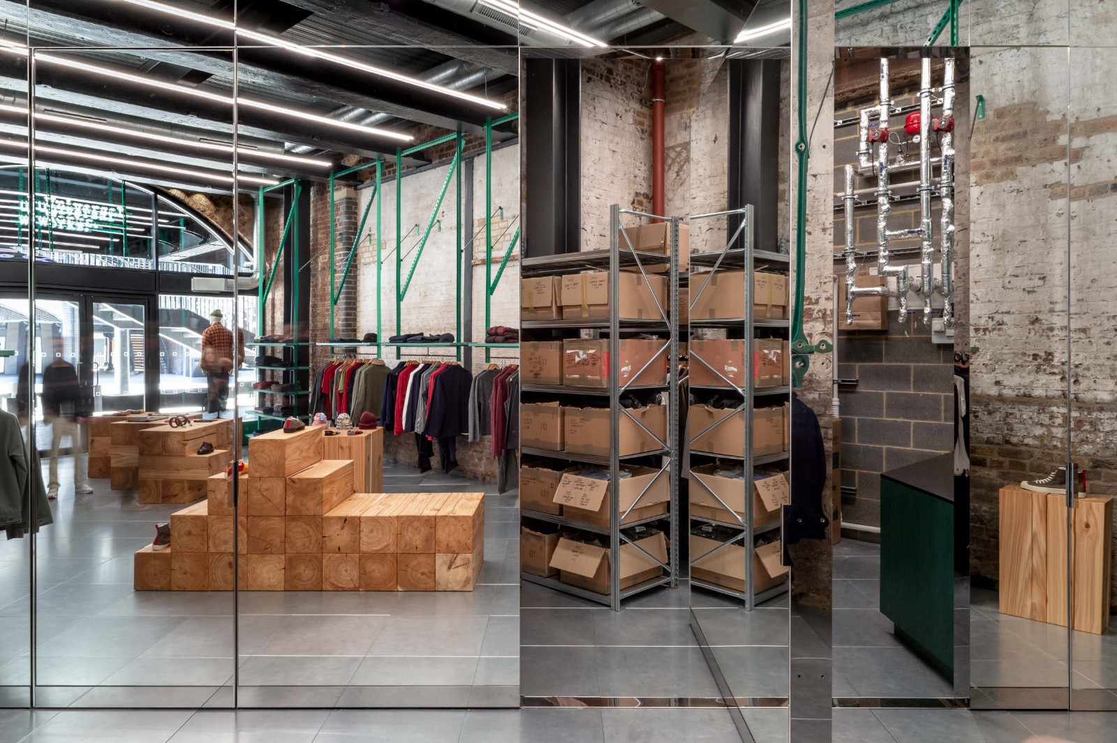 伦敦 Universal Works 工业风男装店-5