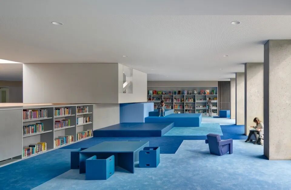 “LaBoussole”文化与旅游中心：彩色光影-80