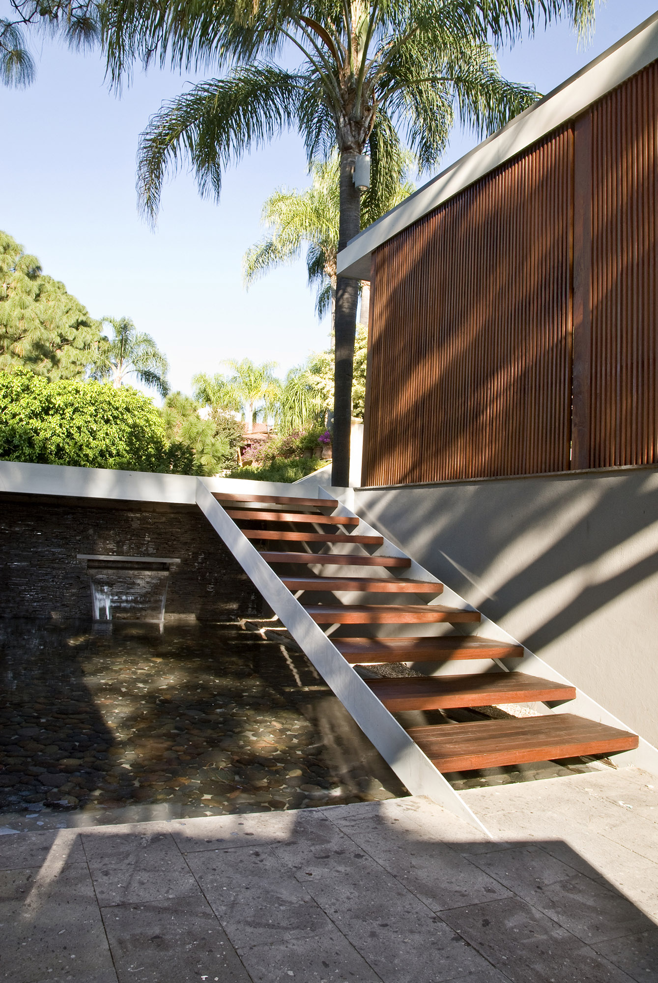 RP之家

注：Casa常见于西班牙语或葡萄牙语中，意为房子、家 ，RP因没有更多背景信息，暂按其字母原样保留，可结合具体情境赋予其更准确的含义 丨墨西哥瓜达拉哈拉丨Alvaro Moragrega,arquitecto-12