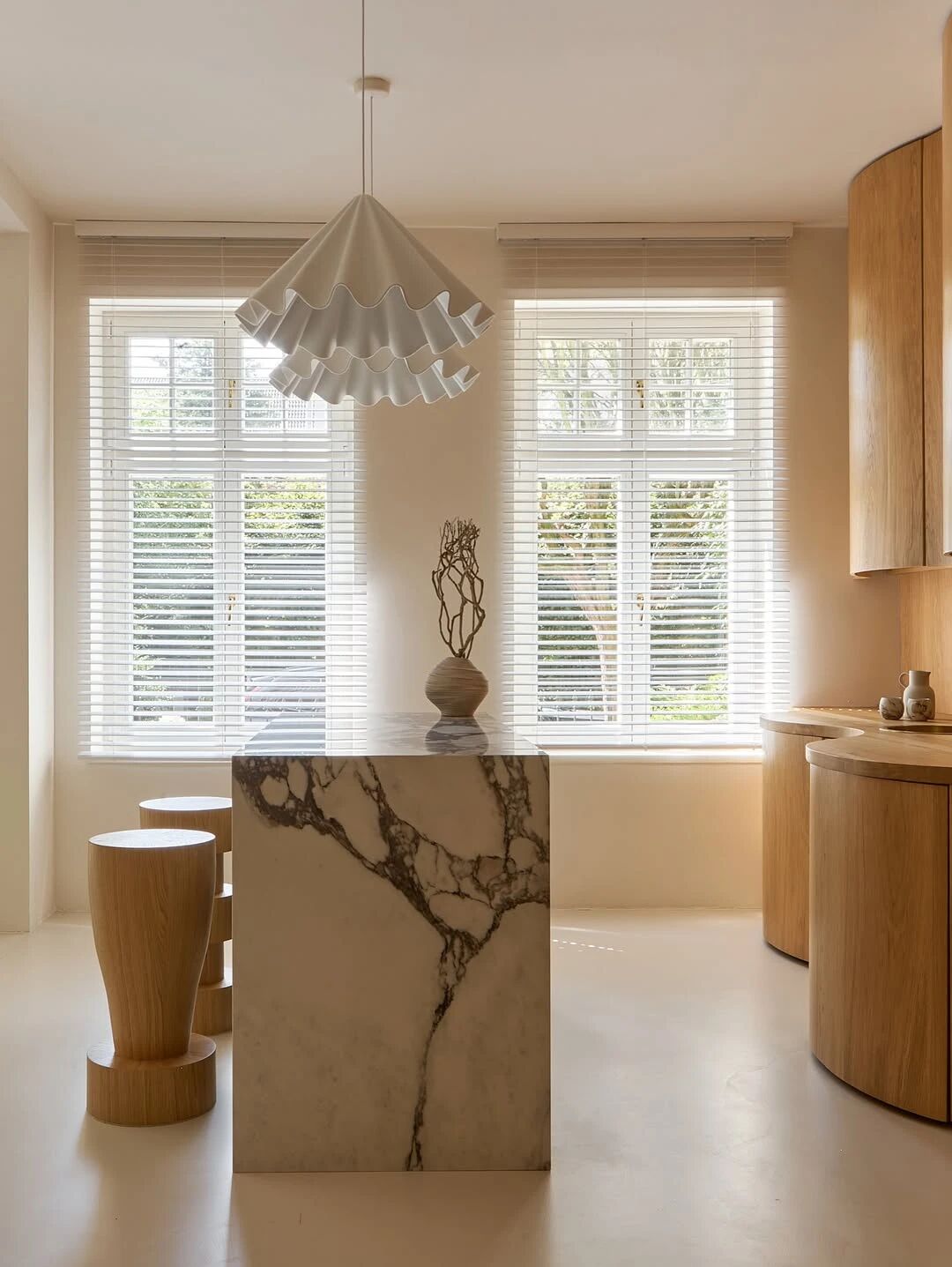 一位女子晒出75㎡的小家,仅凭一个厨房而走红,网友:太有审美了!_20250915-8