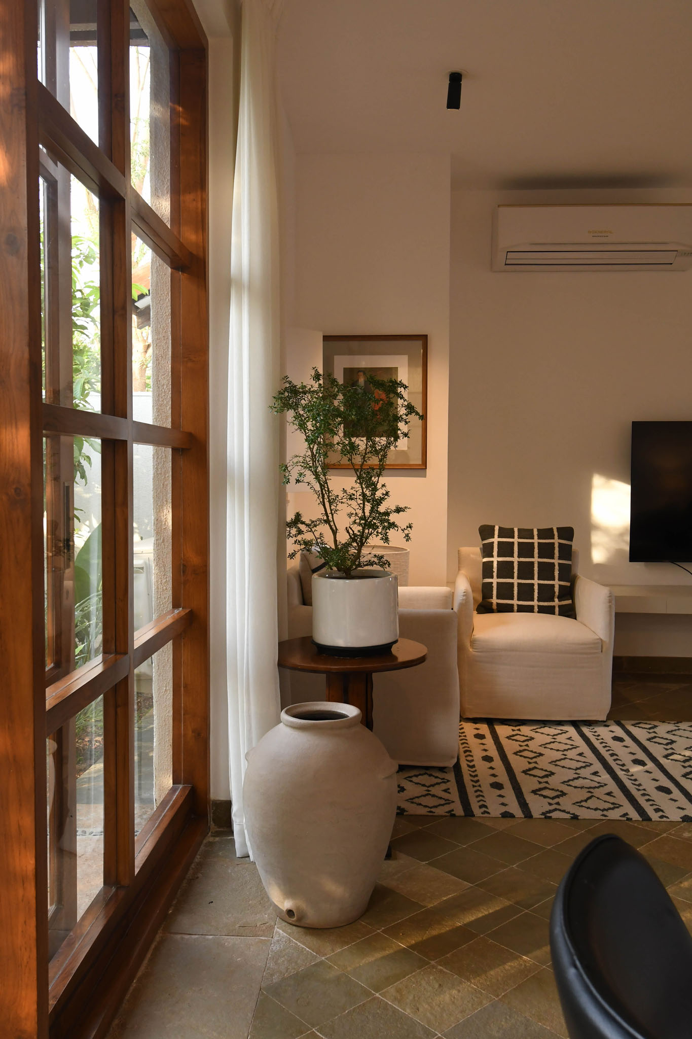 Explore the Unique SOCORRO I Field Atelier House Design-5