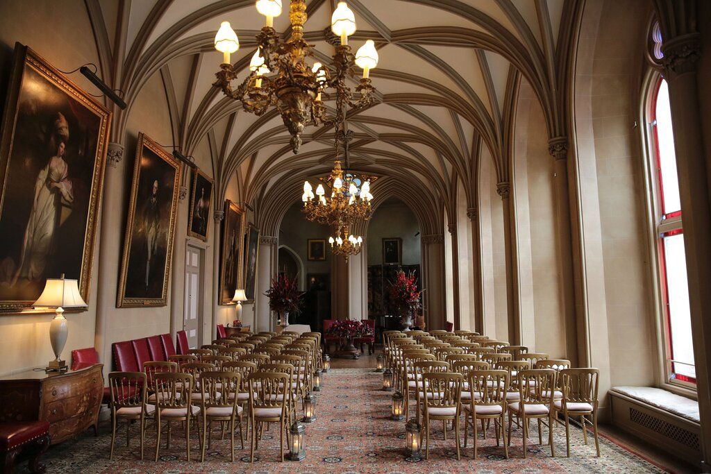 Замок Бельвуар, интерьеры в стиле историзм - 40 фото-36