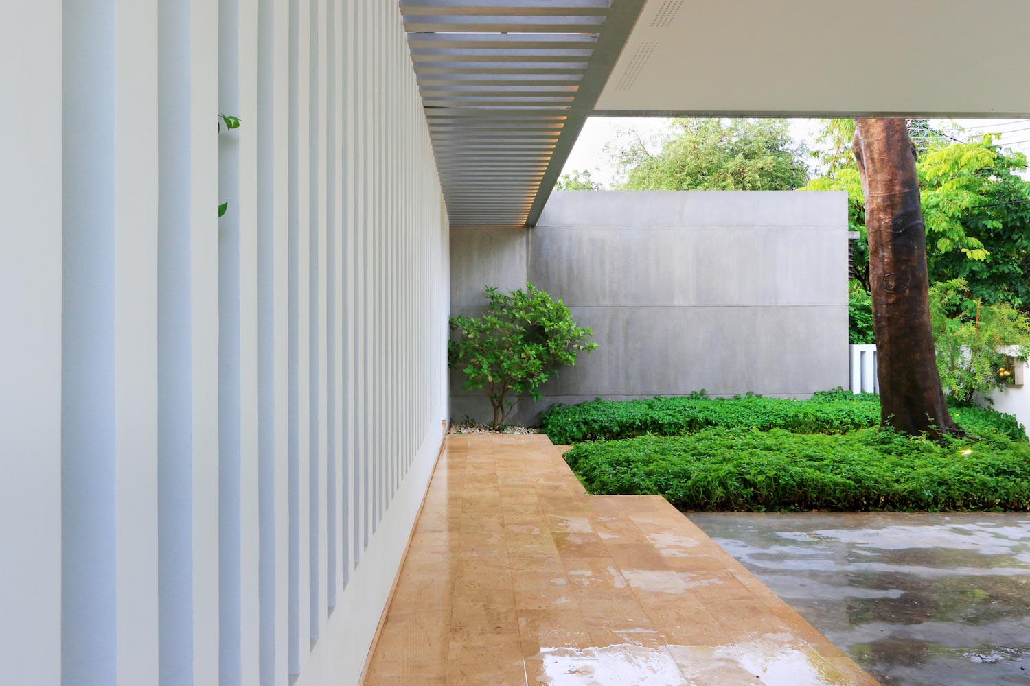 Design inspired by a desire to engage with the landscape and to celebrate the existing trees   CAANdesign  Architecture and home design blog-25