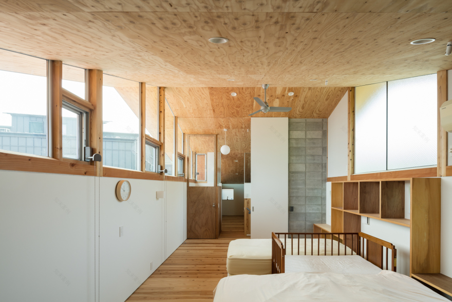 surrounded house 2-7