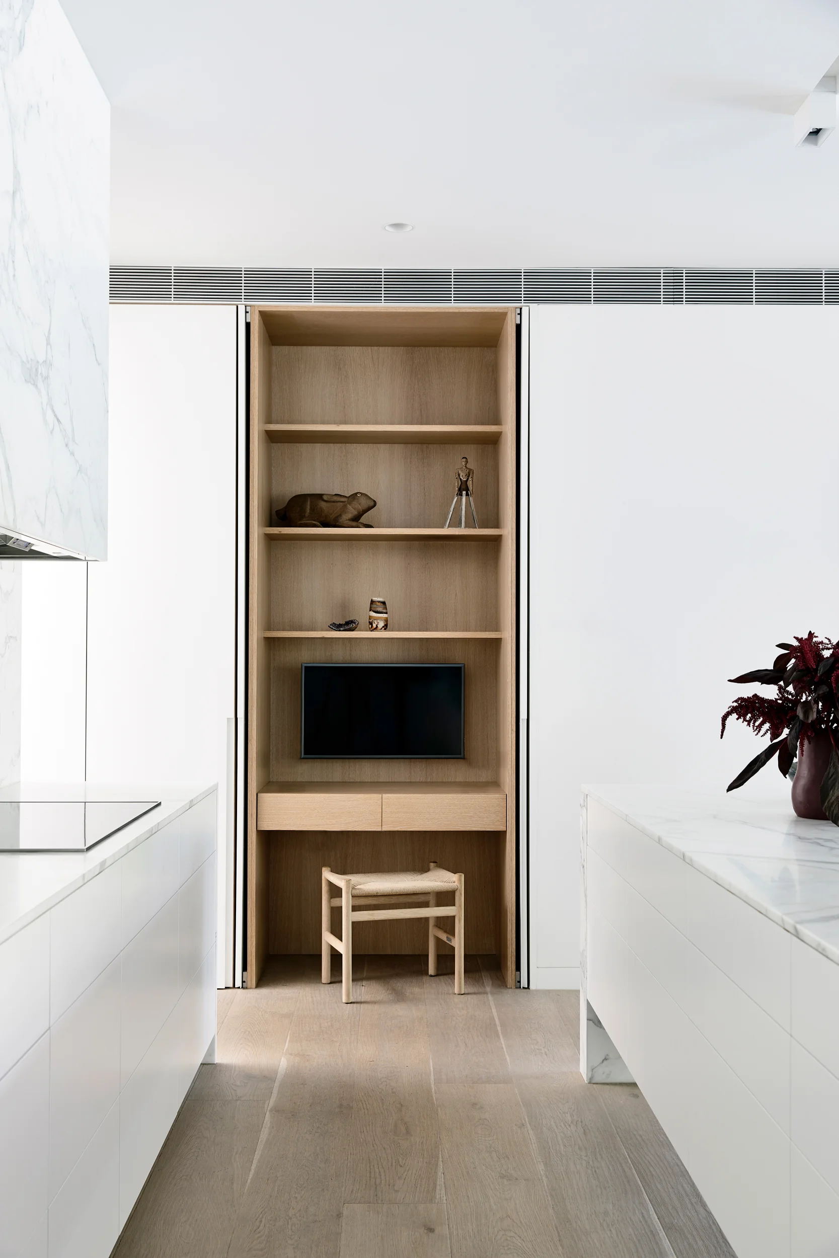 埃尔伍德庄园（注：HOUSE翻译为庄园较常见，但如果结合特定语境有其他更合适译法则可能不同，此处在无更多背景下按常见译法处理） -11