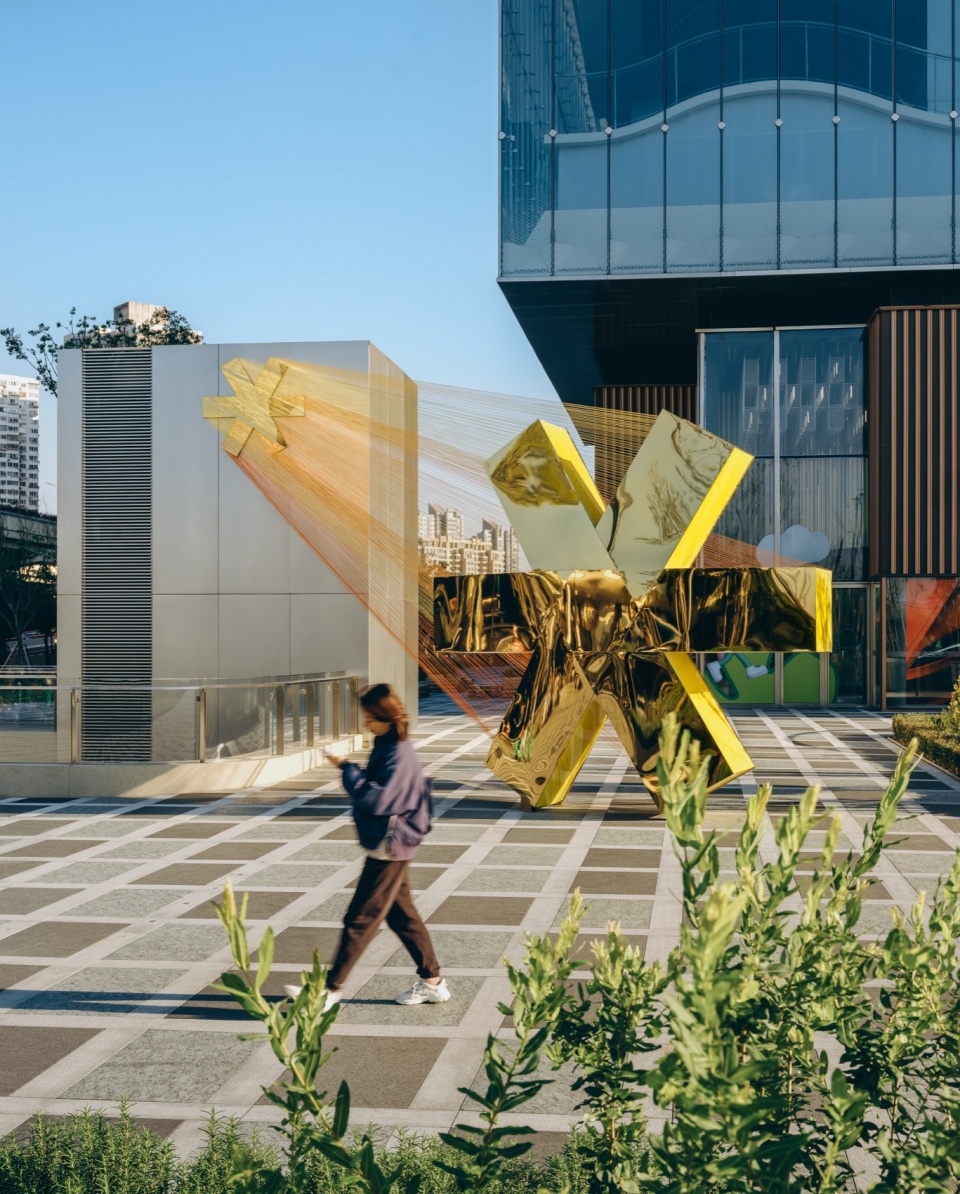 旋膜廊桥和六角金星丨中国上海丨众建筑,众建筑&友谊万岁-29