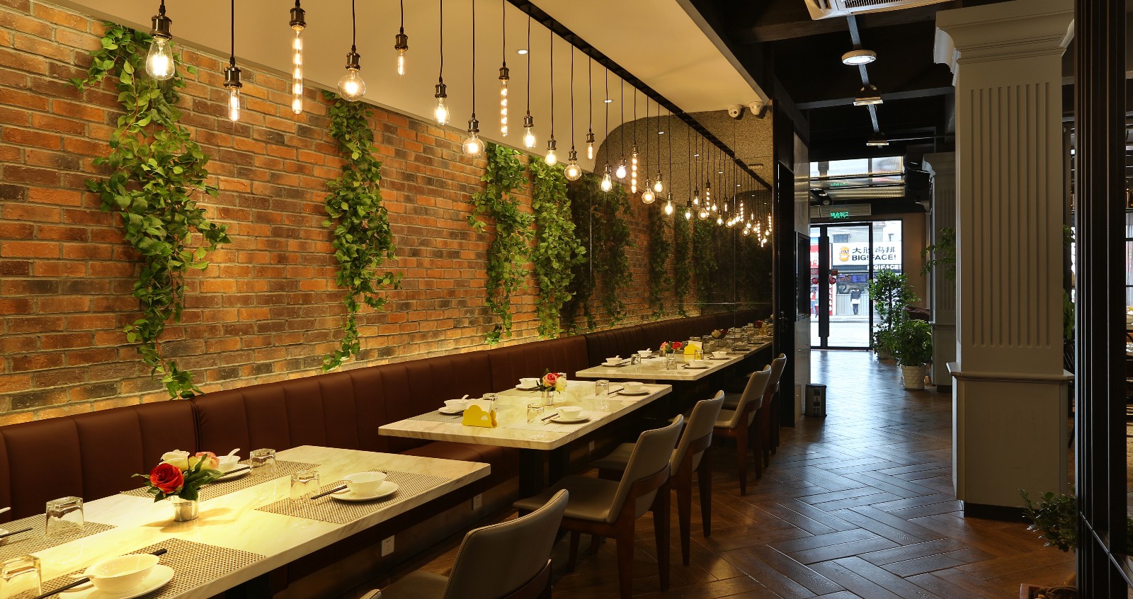 IDDW 道伟设计 | “灰度”巴黎中餐厅,简约工业风融合巴黎元素-57