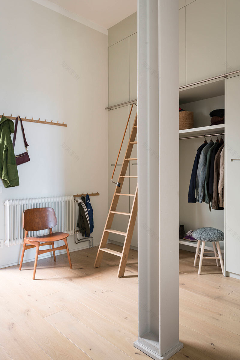 暖色调瑞典工业风公寓,自然光打造温馨家居-22