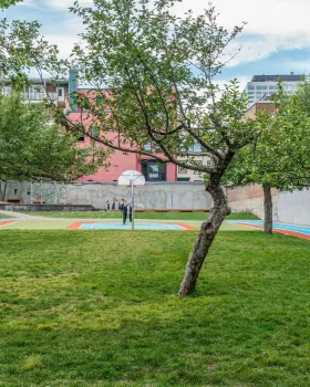 魁北克 Ursuline 学校操场设计丨加拿大魁北克丨EVOQ Architecture