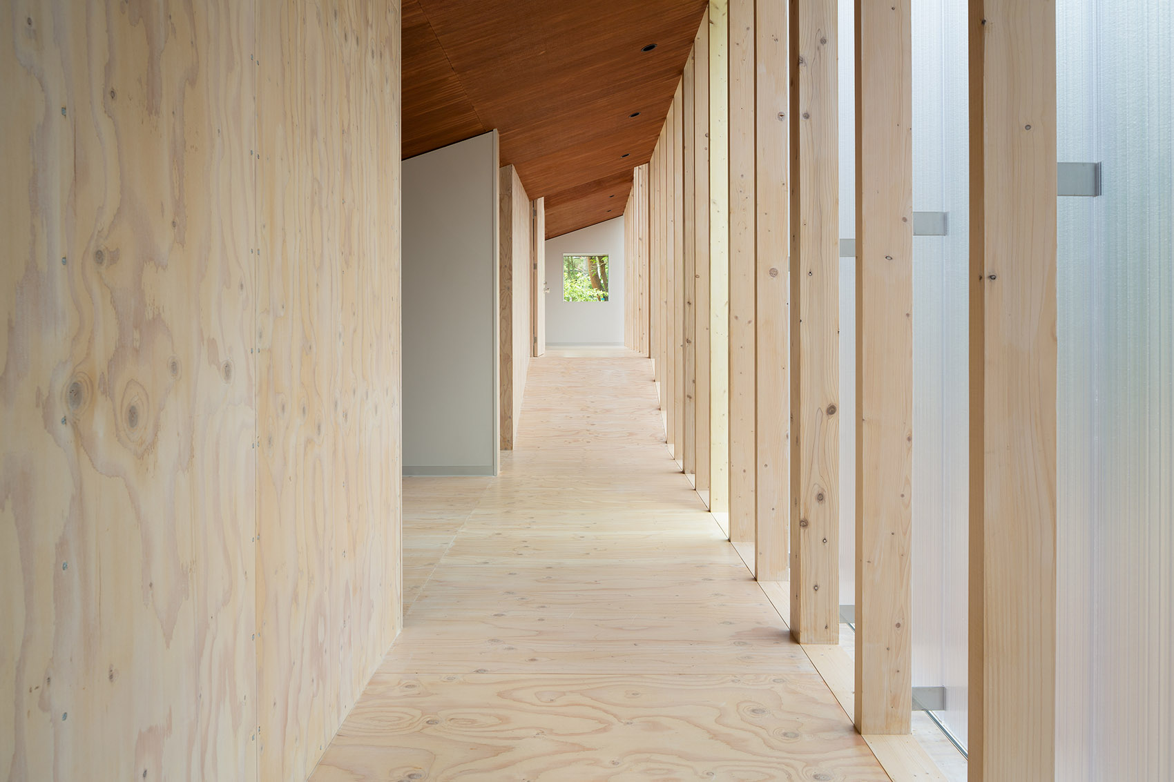 富士山上的折顶屋,日本 / Hiroki Tominaga – Atelier-21