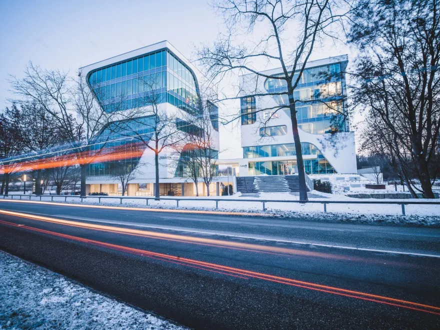 智能玻璃创新办公建筑——3deluxe 打造 FC 校园-32