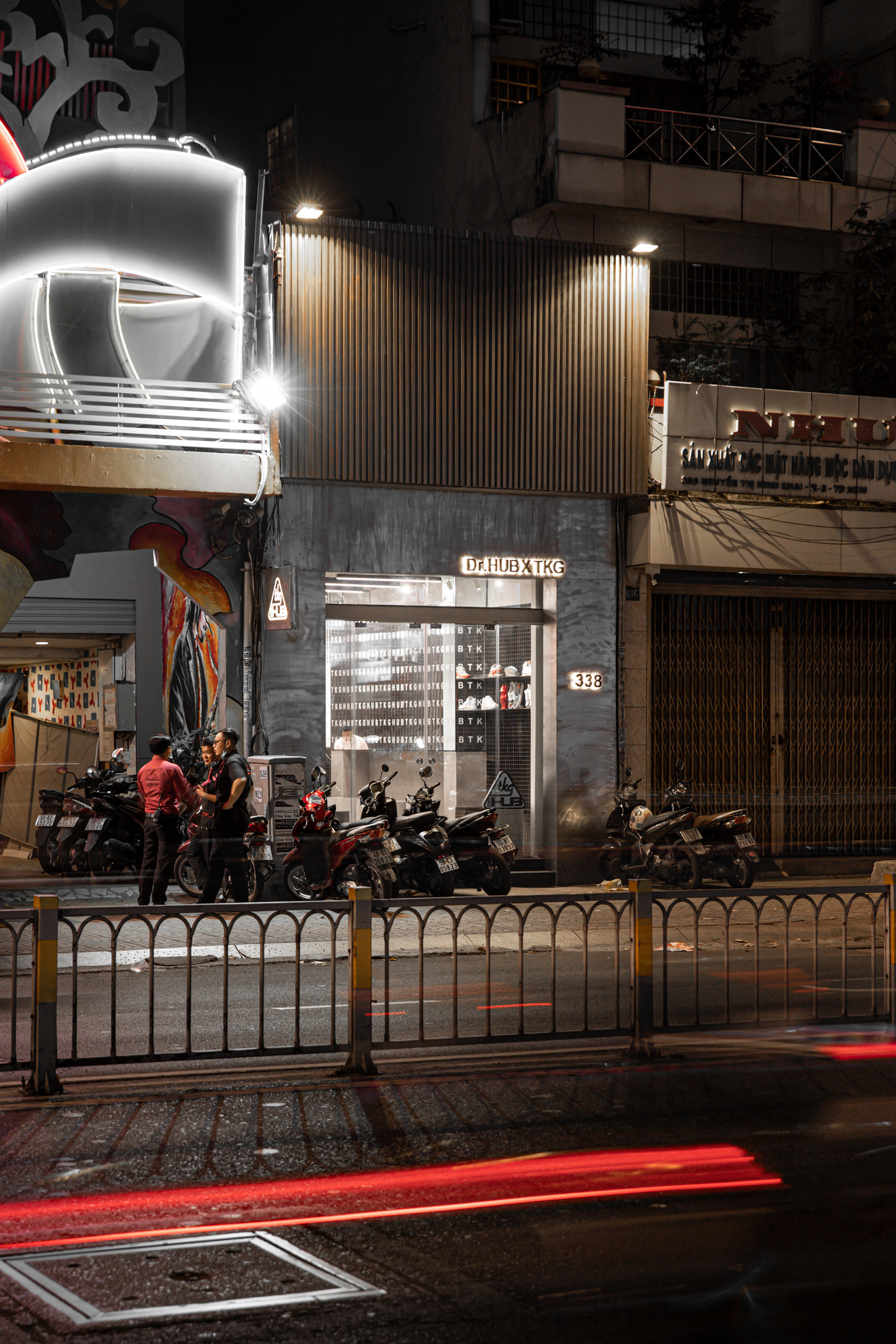 鞋类护理旗舰店丨越南胡志明市丨Emem Design-26