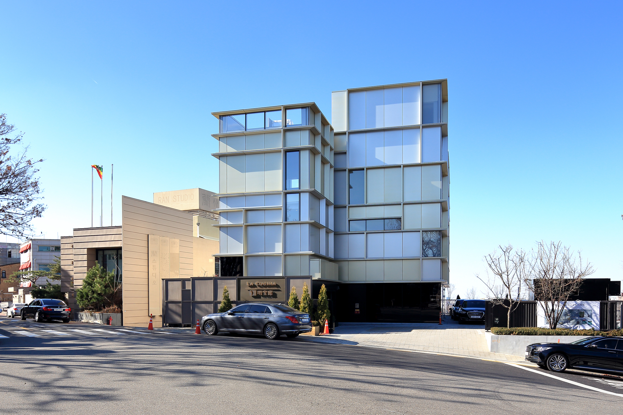 La Cucina / Myeongborang / Choon Choi Architects-24