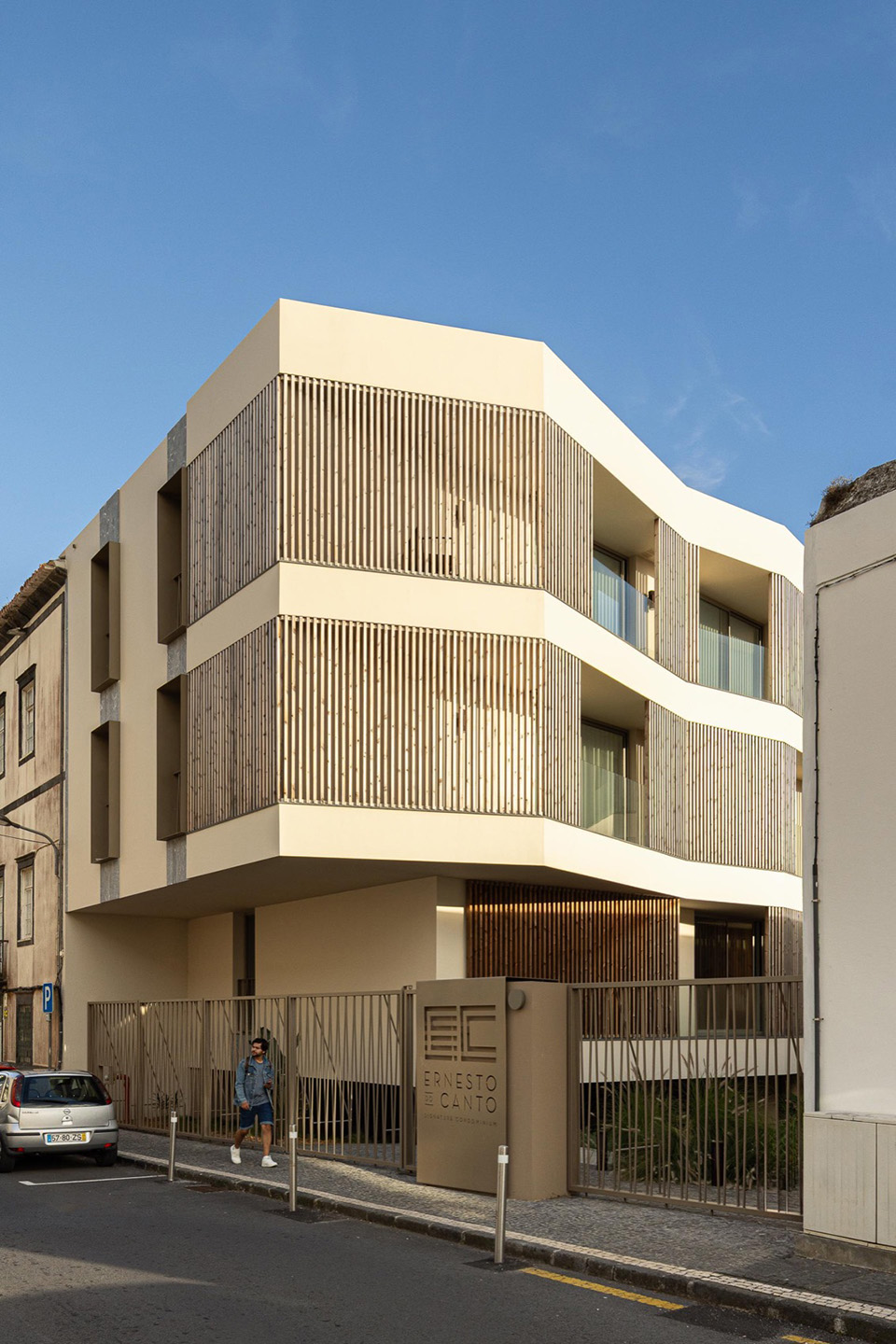 ERNESTO DO CANTO住宅区丨葡萄牙蓬塔德尔加达丨BOX arquitectos-24