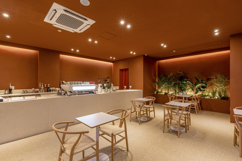 红色顿悟 | 22 平米极简咖啡厅设计-3