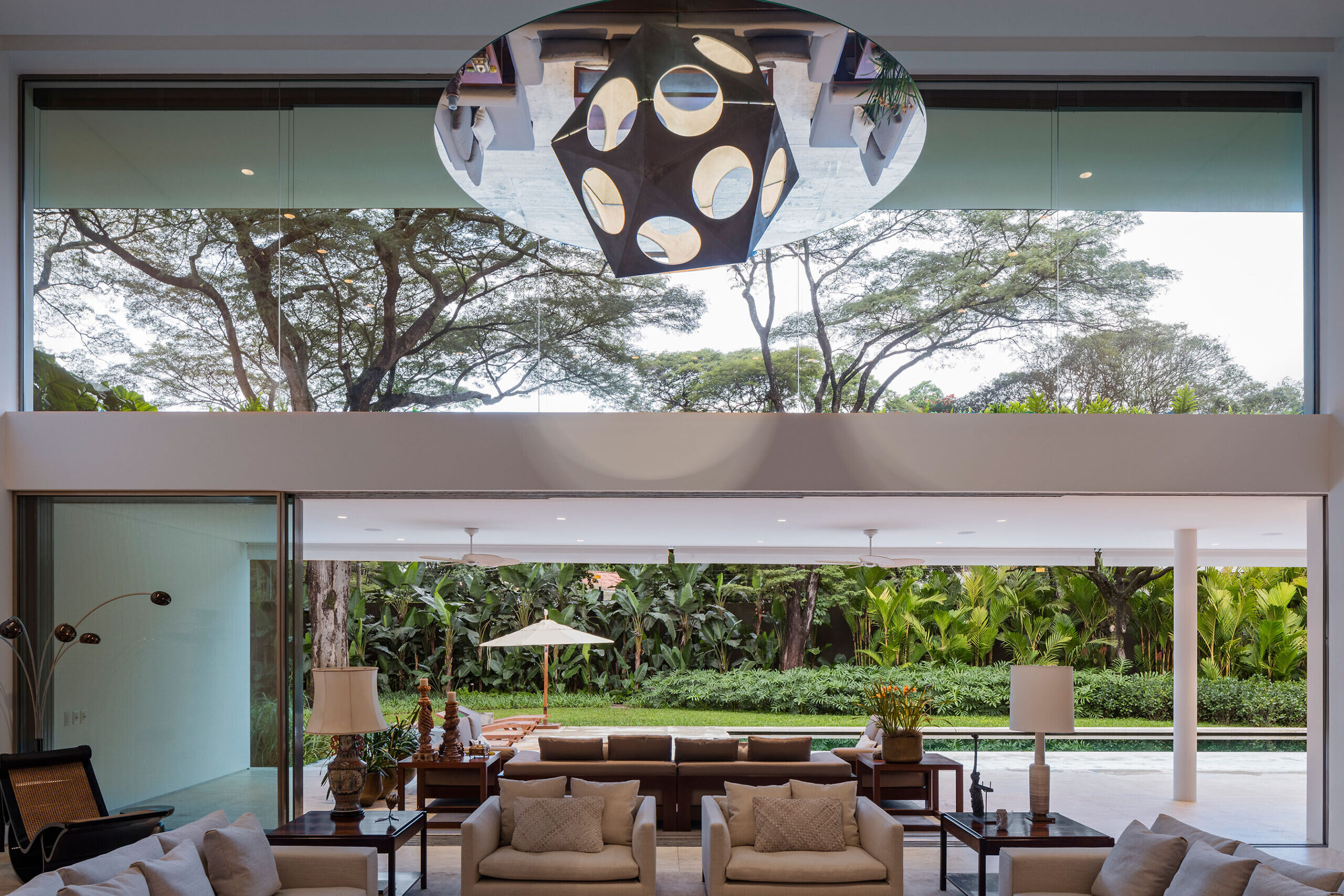 热（JE）居所 + 附属建筑

注：这里Ane·o推测可能是anexo （在葡萄牙语、西班牙语等语言里有附属建筑、附加物等意思 ），因根据现有信息难以百分百确认，若与实际不符，请补充更多背景信息 丨Cape VerdePaul丨Jacobsen Arquitetura-32