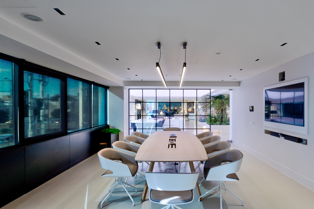 金比例集体建筑 · 灯光展示空间-14