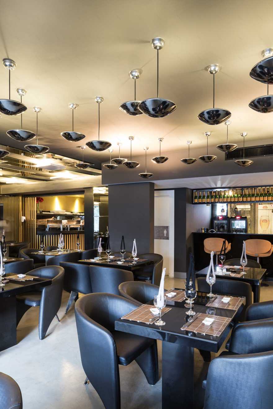 日本现代料理餐厅 Takedo 的精致室内设计-27