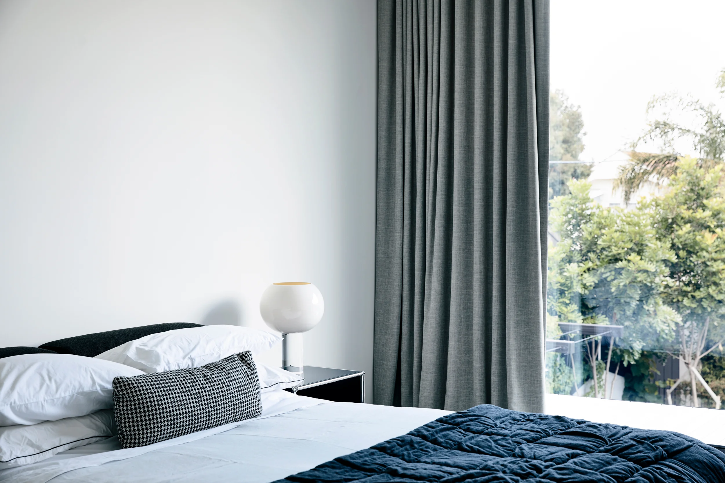 埃尔伍德庄园（注：HOUSE翻译为庄园较常见，但如果结合特定语境有其他更合适译法则可能不同，此处在无更多背景下按常见译法处理） -7