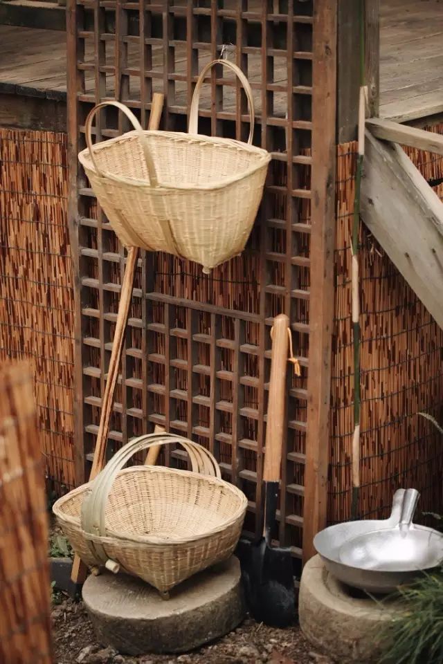 把一个破烂小院,爆改成中国风的入云屋,凉亭、枫树、竹篱笆......-243