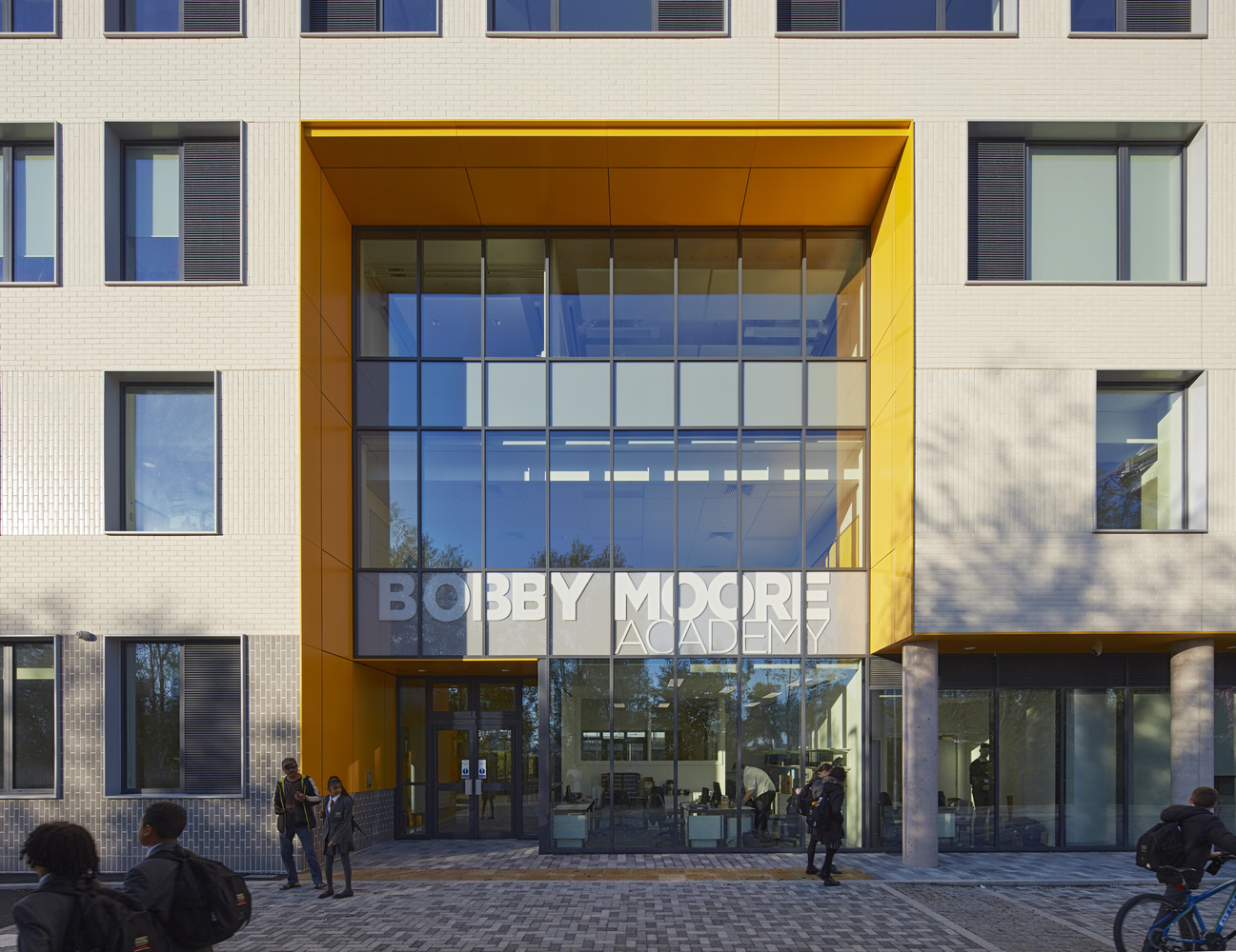 博比·摩尔学院中学-24