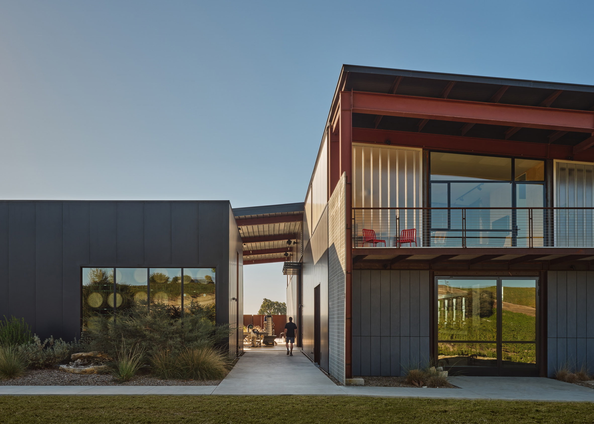 Clayton Korte creates "familiar yet exclusive" winery buildings in California-4